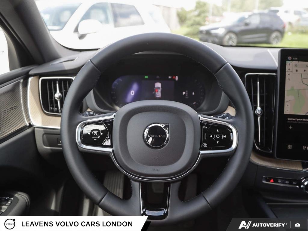 2027 Volvo XC60 PLUS DARK THEME-13