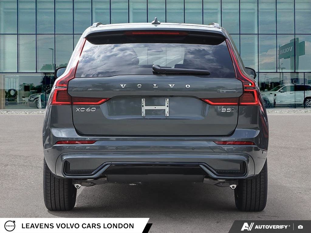 2027 Volvo XC60 PLUS DARK THEME-4