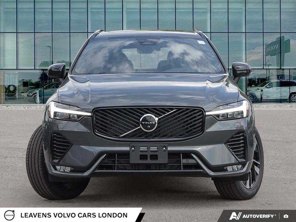 2027 Volvo XC60 PLUS DARK THEME-1