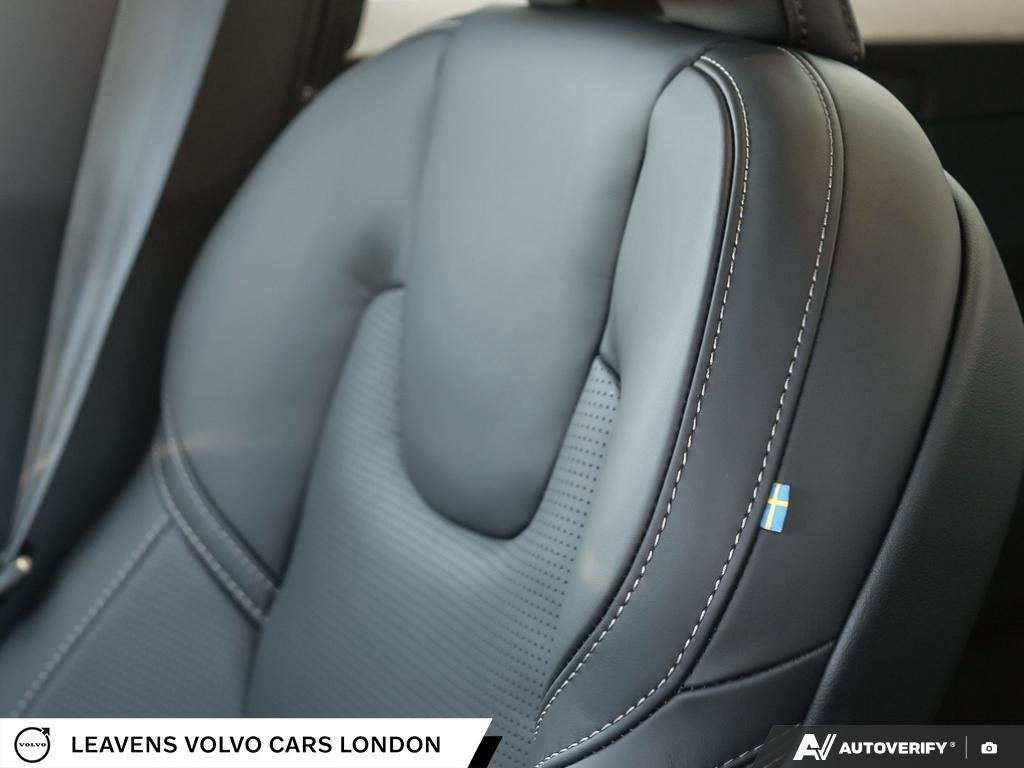 2027 Volvo XC60 ULTRA BLACK EDITION-22