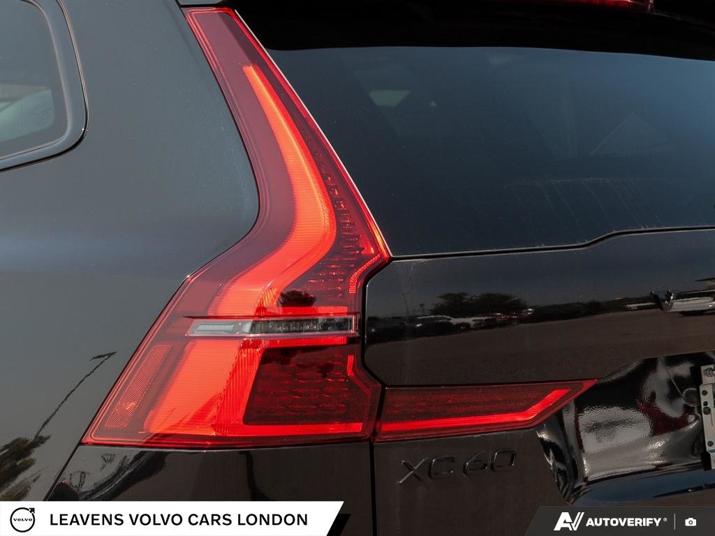 2027 Volvo XC60 ULTRA BLACK EDITION-11