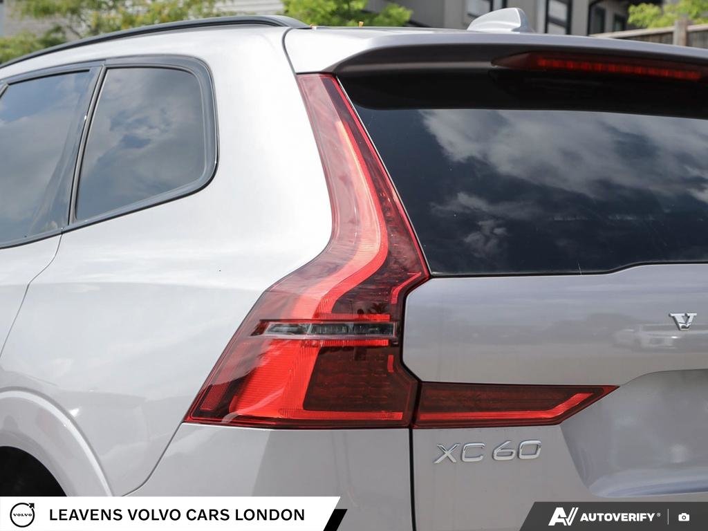 2027 Volvo XC60 ULTRA DARK THEME-11