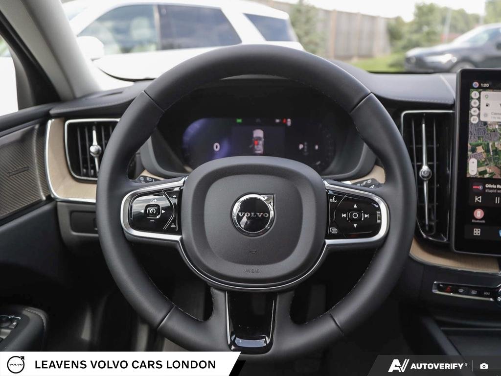 2027 Volvo XC60 ULTRA DARK THEME-13