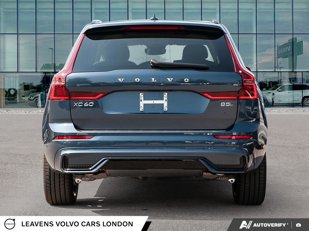 2027 Volvo XC60 ULTRA DARK THEME-4