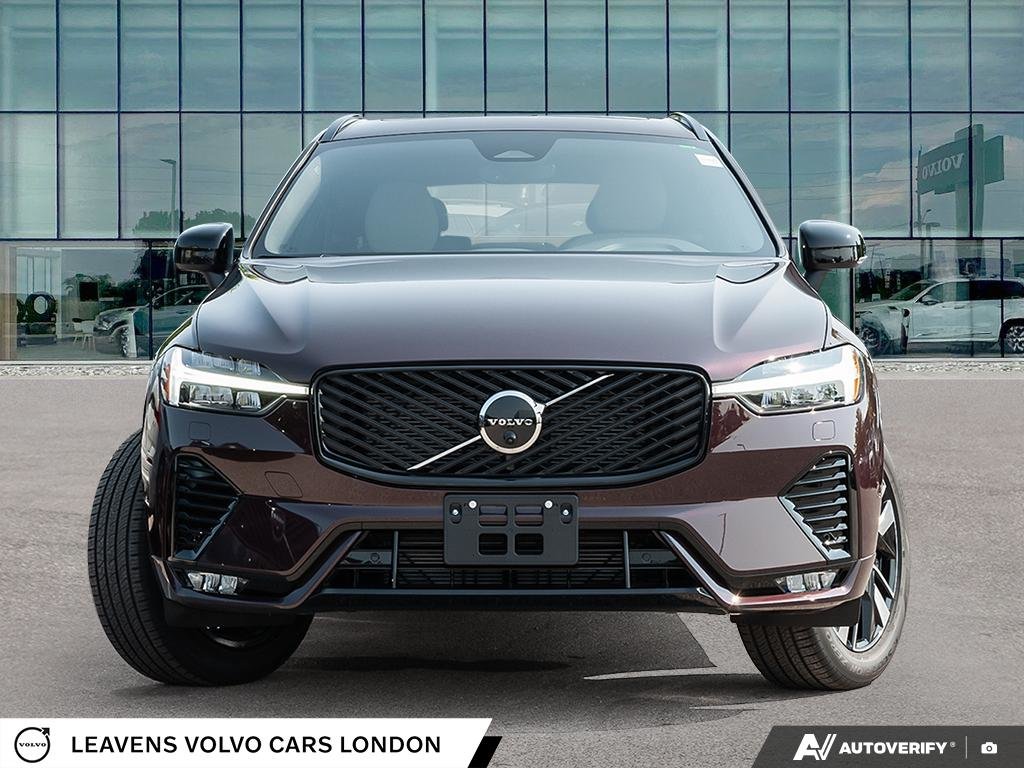 2027 Volvo XC60 PLUS DARK THEME-1