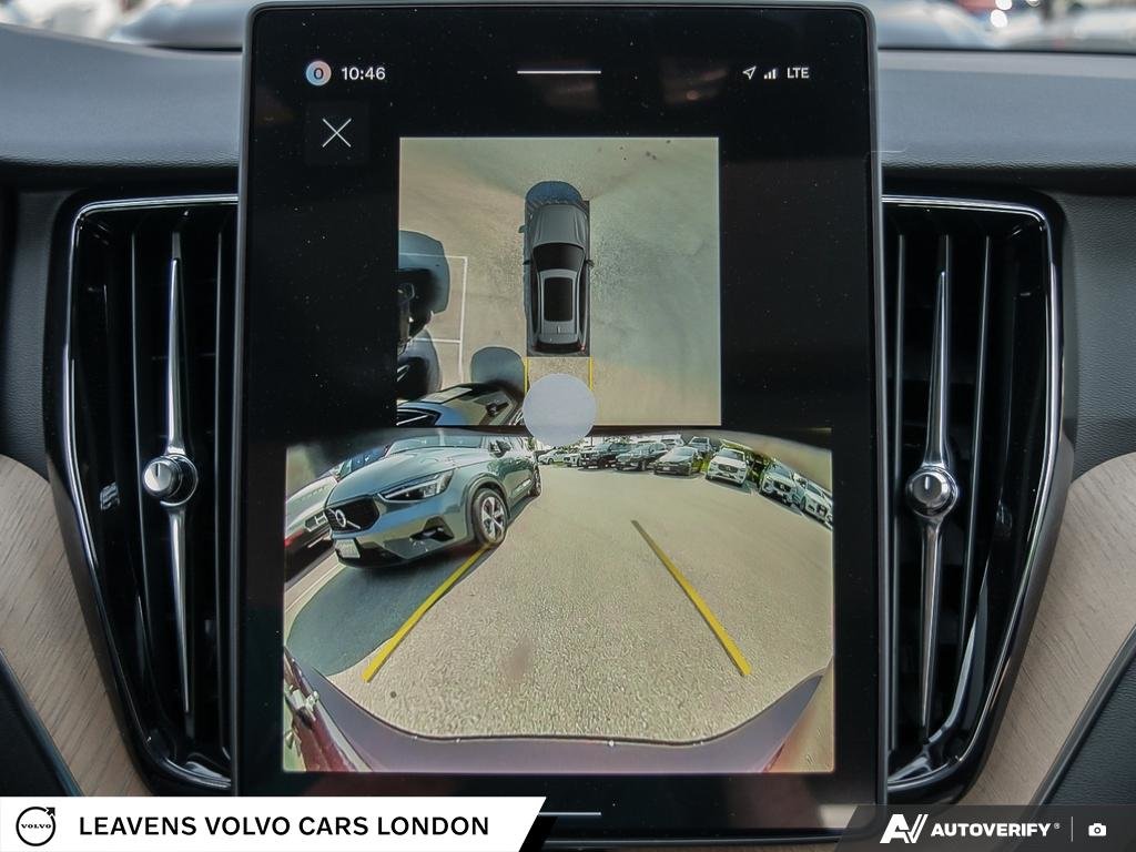 2027 Volvo XC60 PLUS DARK THEME-26