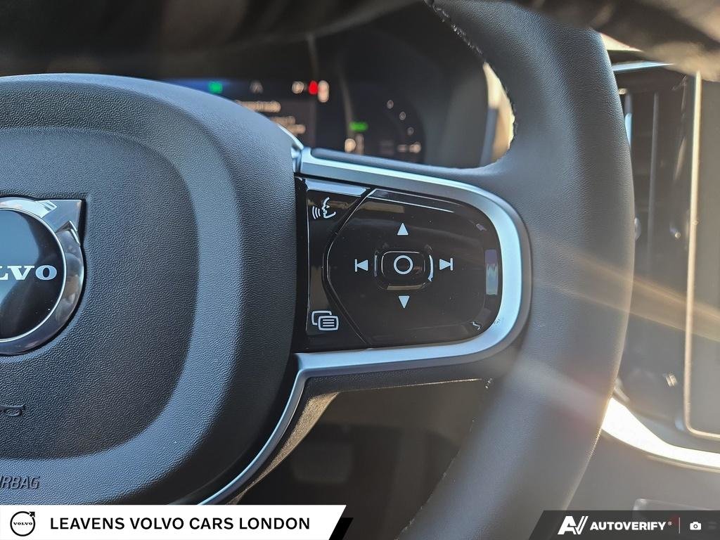 2026 Volvo XC90 PLUG-IN HYBRID PLUS DARK THEME-15