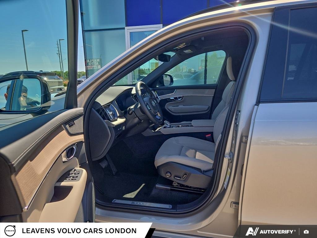 2026 Volvo XC90 PLUG-IN HYBRID PLUS DARK THEME-25