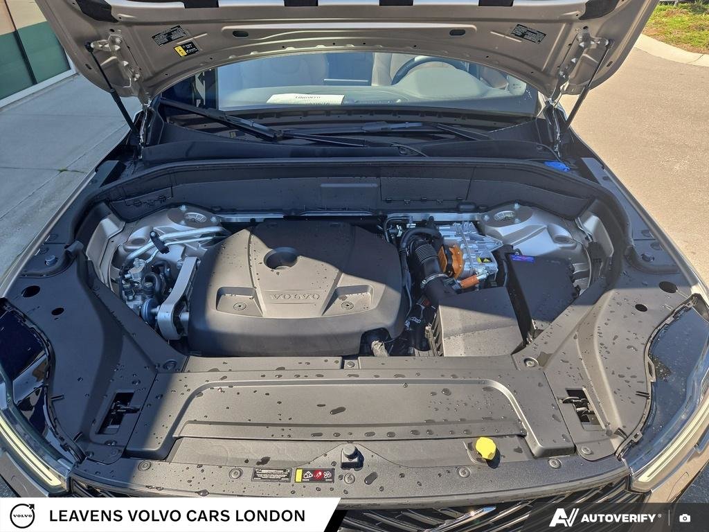 2026 Volvo XC90 PLUG-IN HYBRID PLUS DARK THEME-9