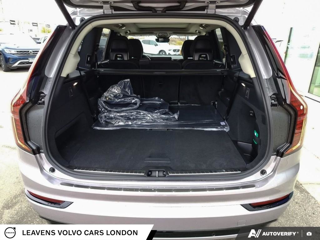 2026 Volvo XC90 PLUG-IN HYBRID PLUS DARK THEME-11