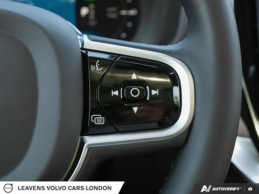 2026 Volvo XC90 PLUG-IN HYBRID PLUS DARK THEME-17