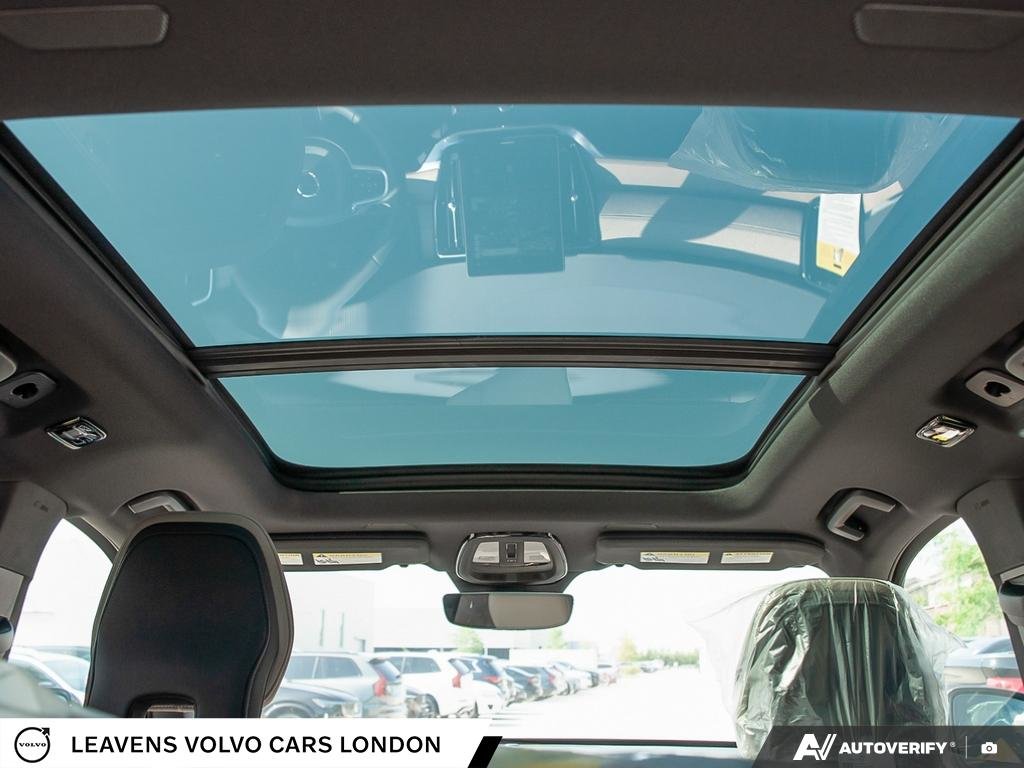 2026 Volvo XC90 PLUG-IN HYBRID PLUS DARK THEME-25