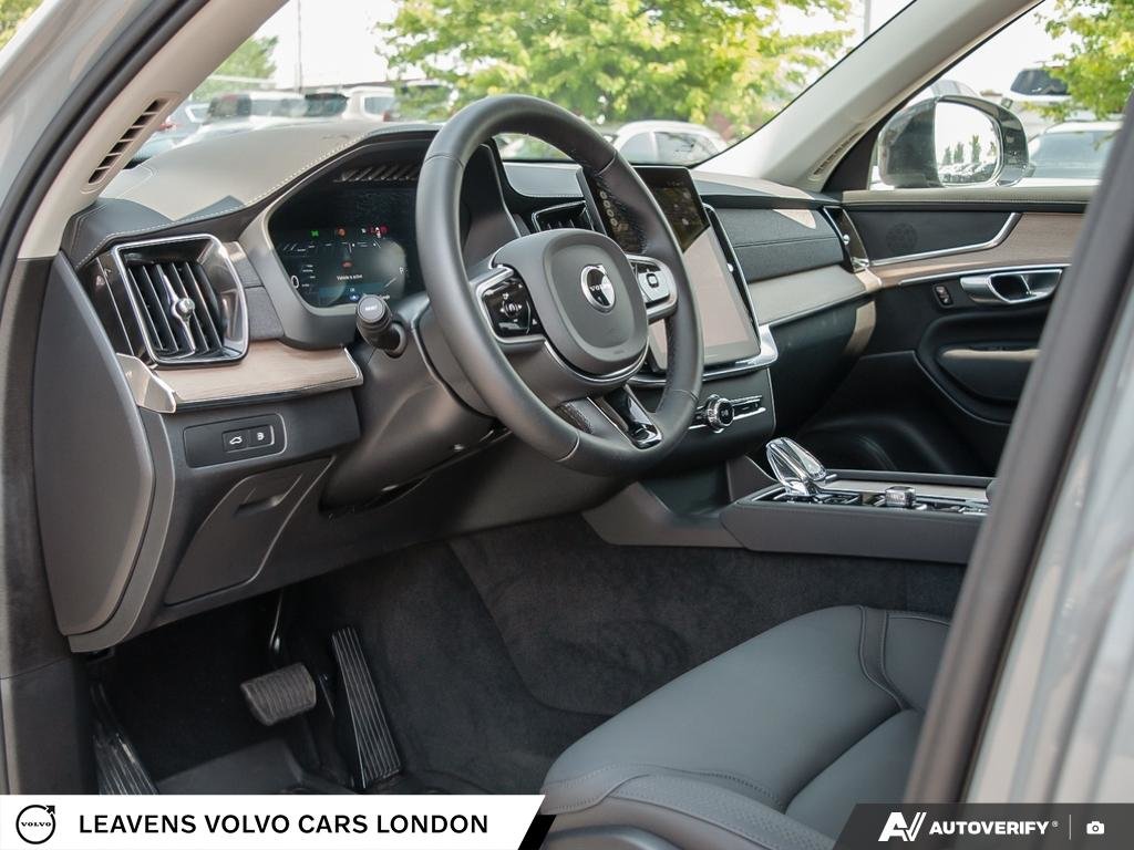 2026 Volvo XC90 PLUG-IN HYBRID PLUS DARK THEME-12