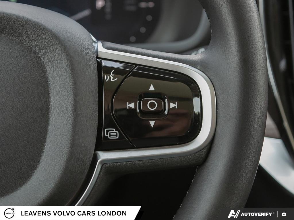 2026 Volvo XC90 PLUG-IN HYBRID PLUS DARK THEME-17
