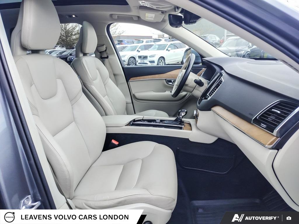 2020 Volvo XC90 MOMENTUM-21