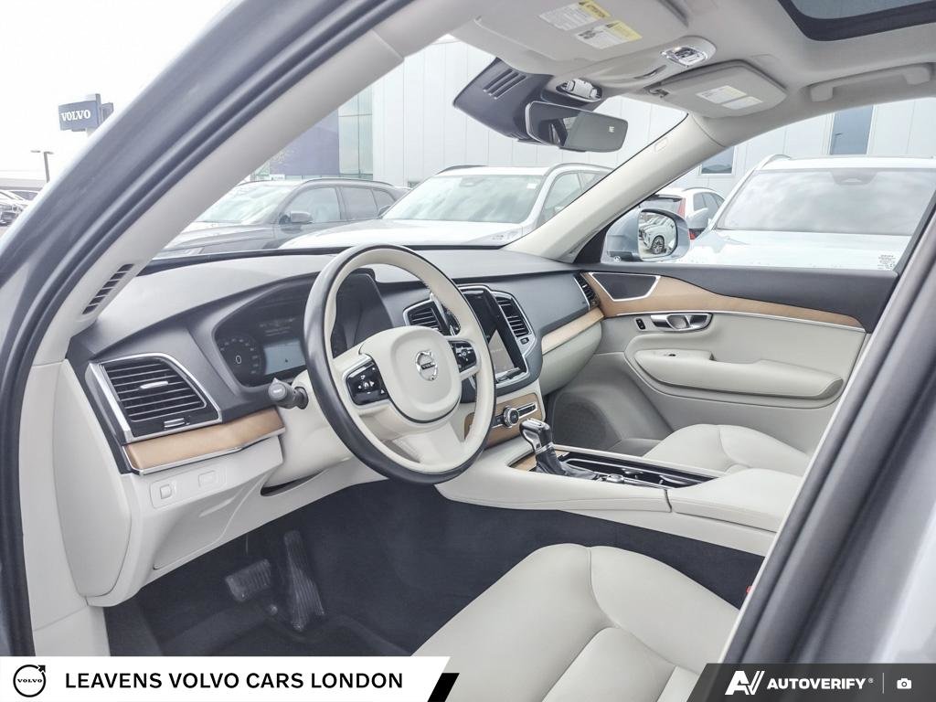 2020 Volvo XC90 MOMENTUM-12