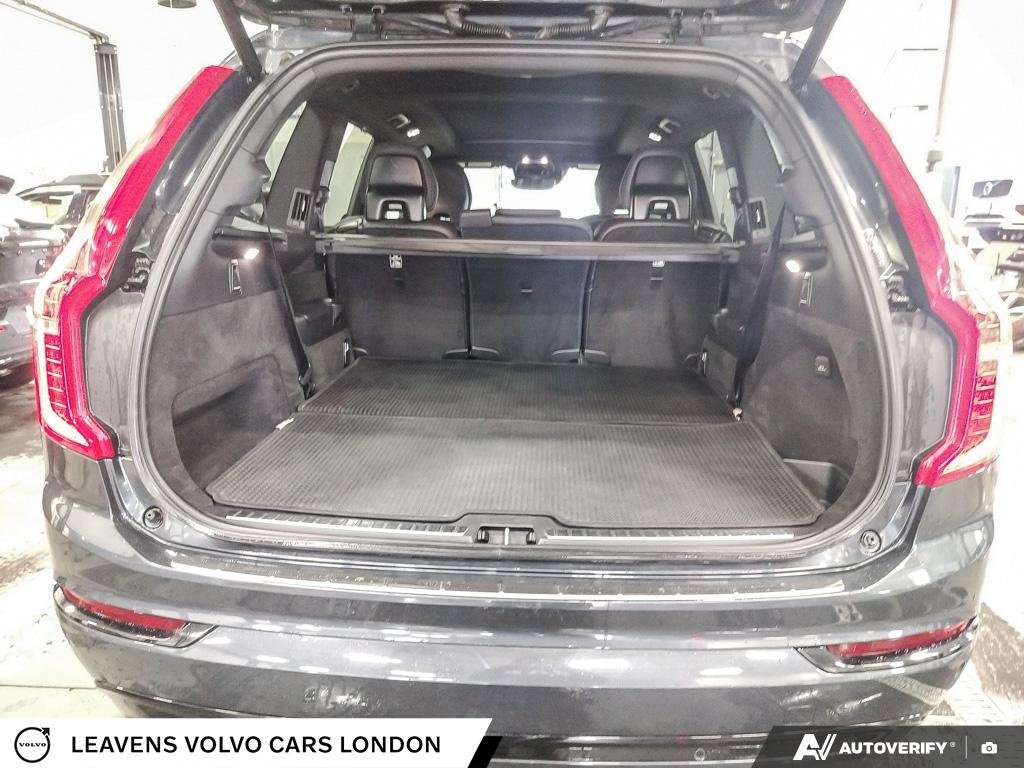 2022 Volvo XC90 R-DESIGN-11