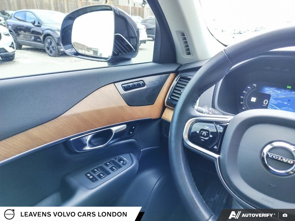 2023 Volvo XC90 PLUS DARK THEME-16