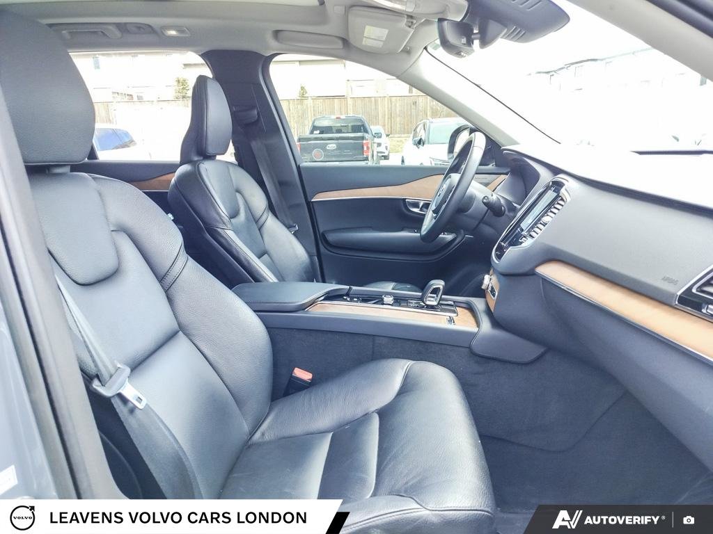 2023 Volvo XC90 PLUS DARK THEME-21