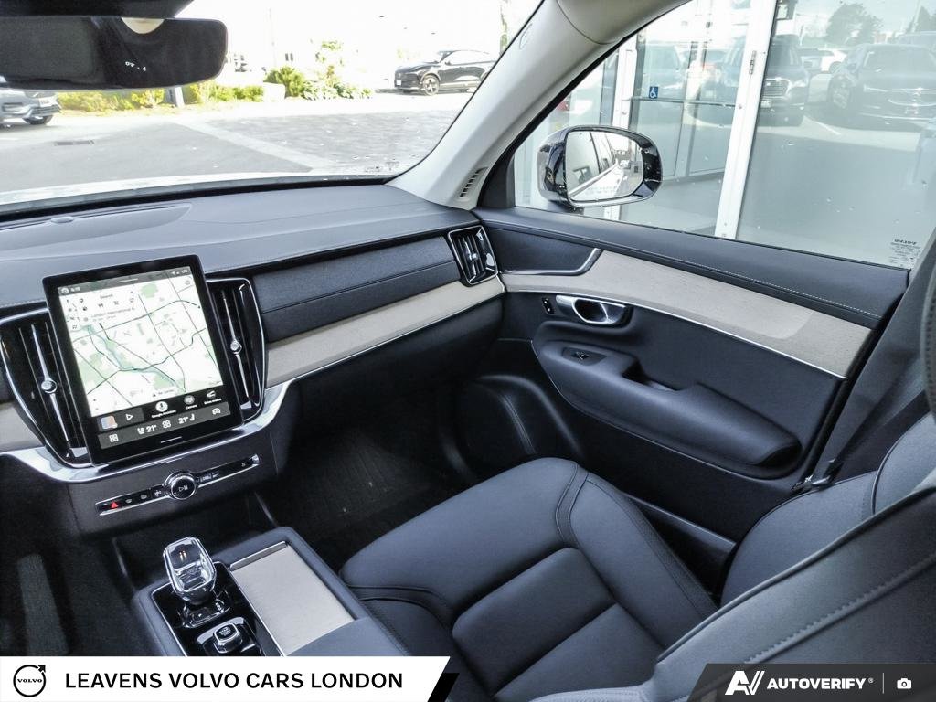 2026 Volvo XC90 PLUS DARK THEME-24