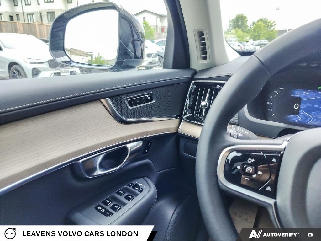 2026 Volvo XC90 PLUS DARK THEME-16