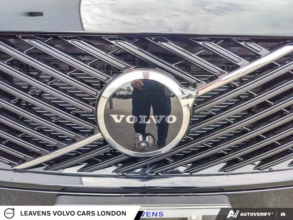 2026 Volvo XC90 PLUS DARK THEME-8