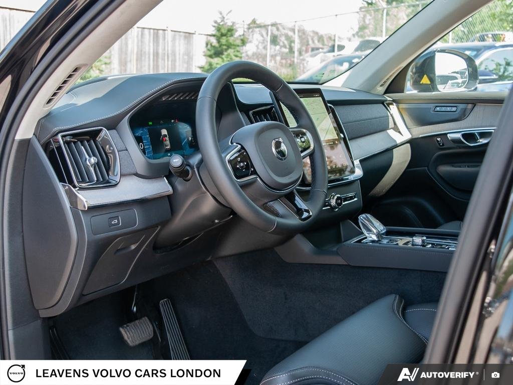 2026 Volvo XC90 ULTRA DARK THEME-12