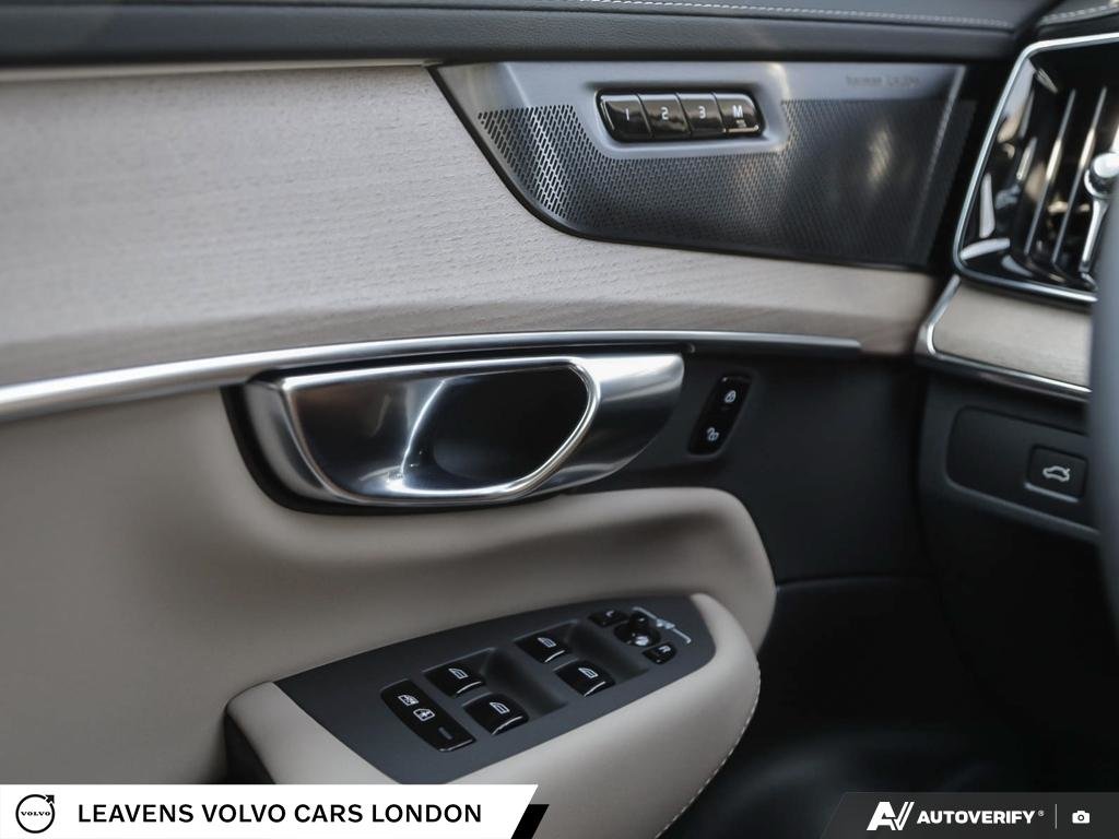 2027 Volvo XC90 ULTRA BRIGHT THEME-16