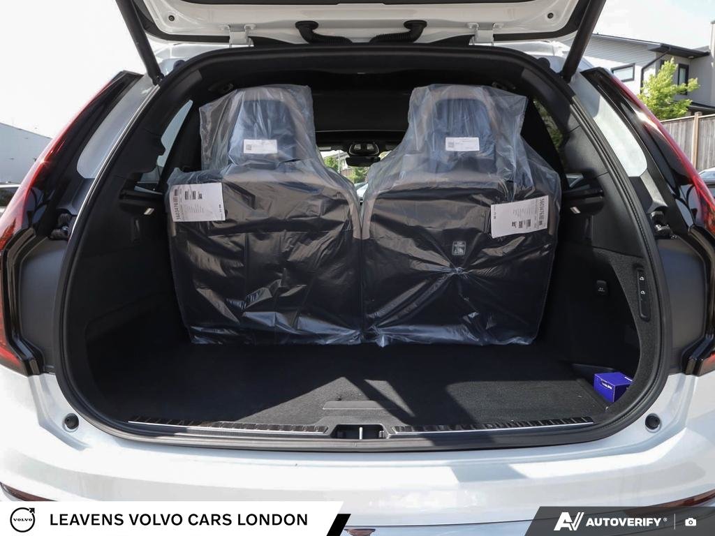 2027 Volvo XC90 ULTRA BRIGHT THEME-10
