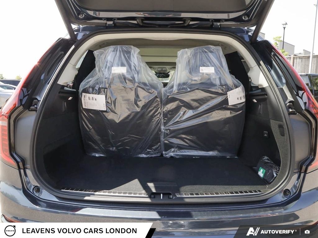 2027 Volvo XC90 ULTRA DARK THEME-10