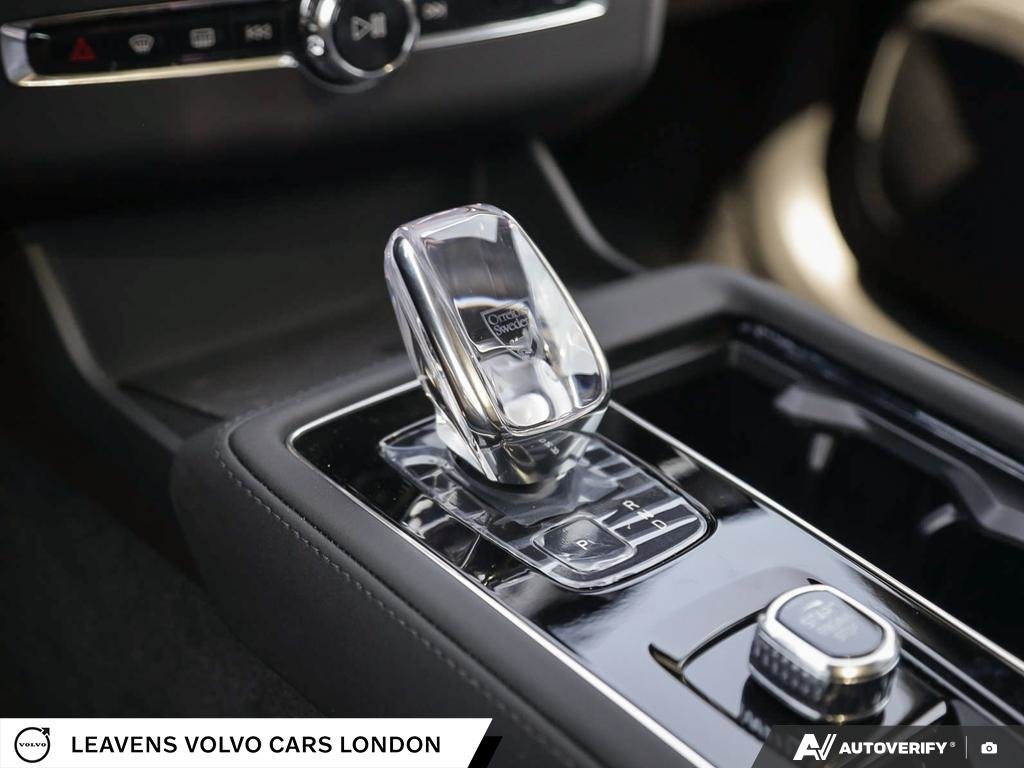 2027 Volvo XC90 ULTRA BLACK EDITION-18
