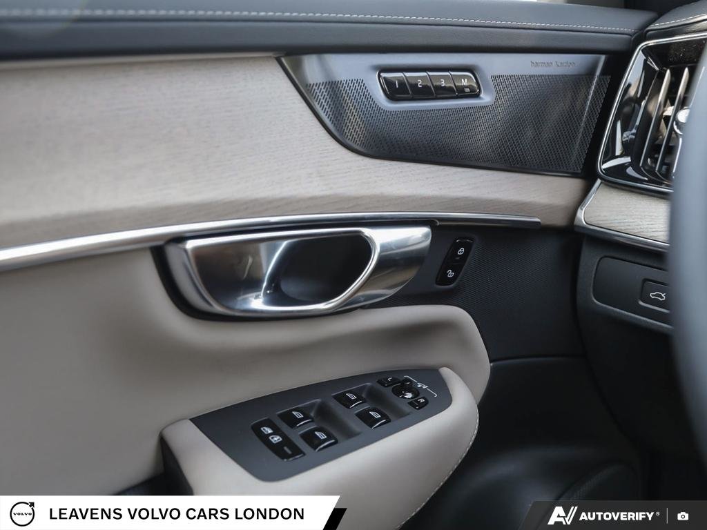 2027 Volvo XC90 ULTRA BRIGHT THEME-16