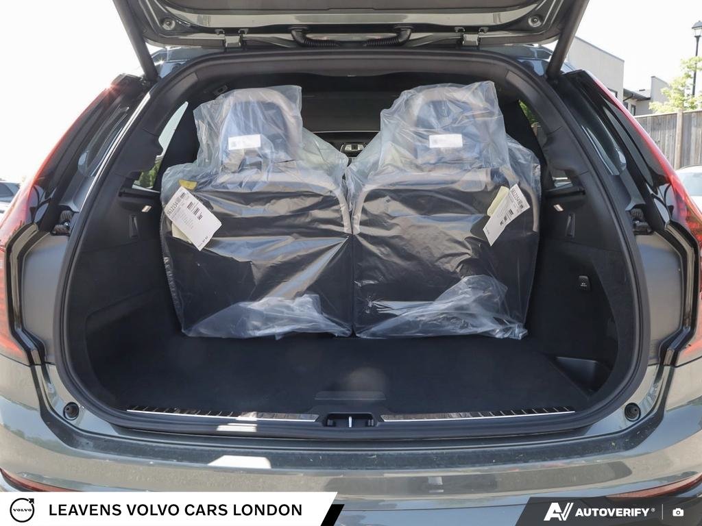 2027 Volvo XC90 PLUS DARK THEME-10