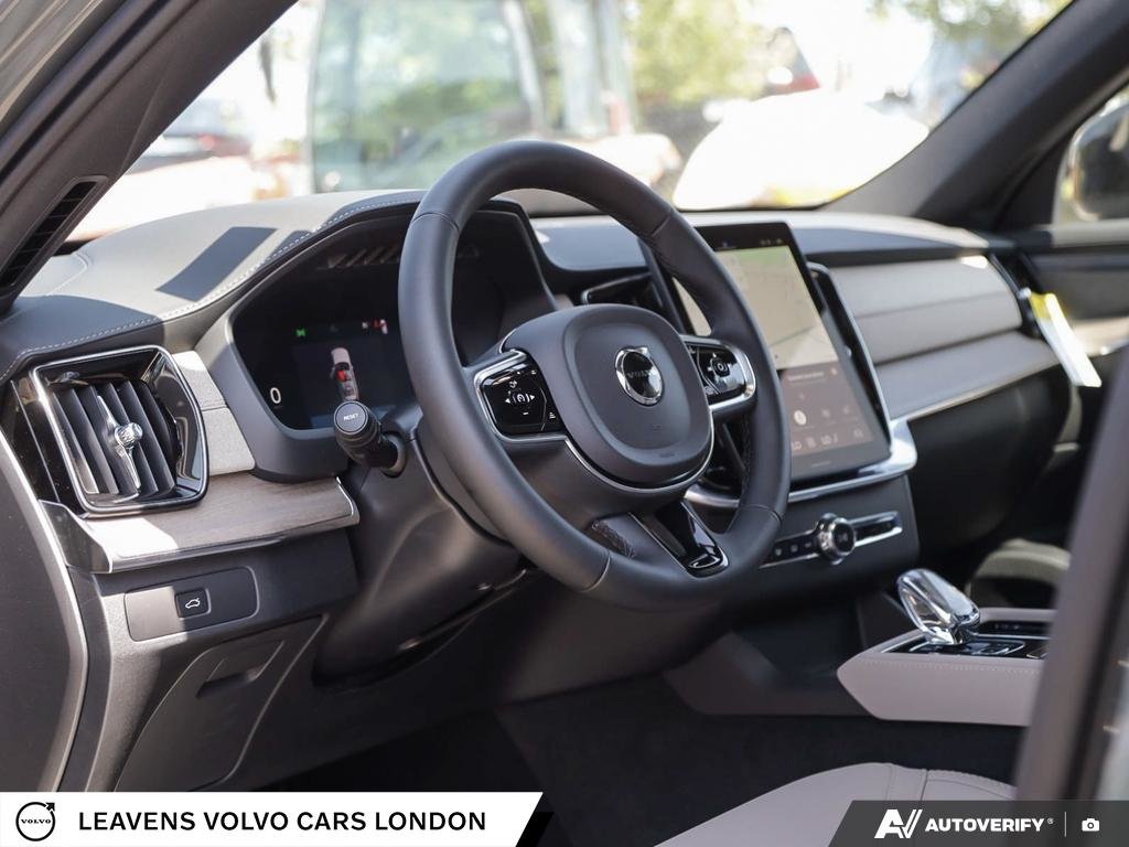 2027 Volvo XC90 PLUS DARK THEME-12