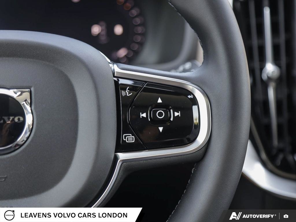 2027 Volvo XC90 PLUS DARK THEME-17