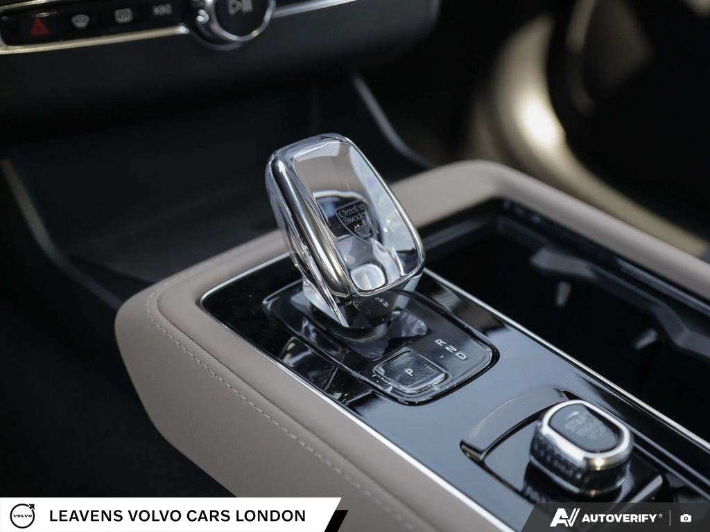 2027 Volvo XC90 PLUS DARK THEME-18