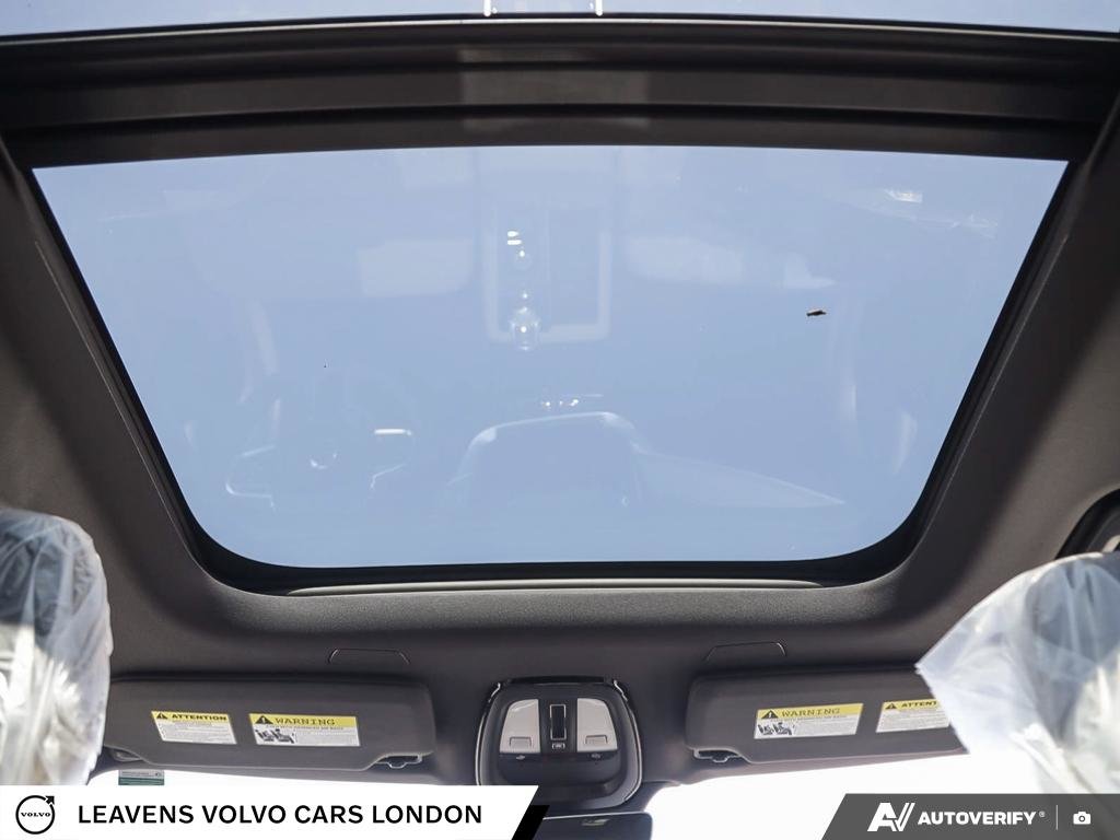 2027 Volvo XC90 PLUS DARK THEME-25
