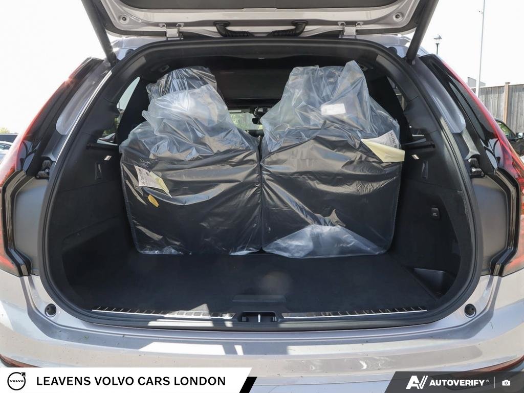 2027 Volvo XC90 ULTRA DARK THEME-10
