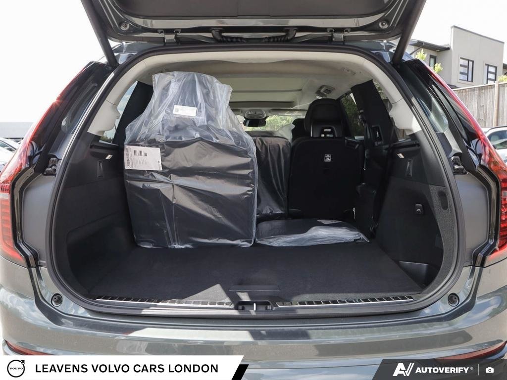 2027 Volvo XC90 ULTRA DARK THEME-10
