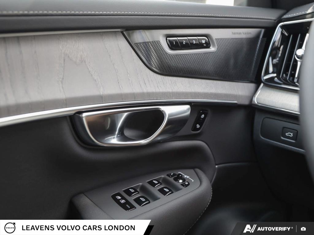 2027 Volvo XC90 ULTRA BRIGHT THEME-16