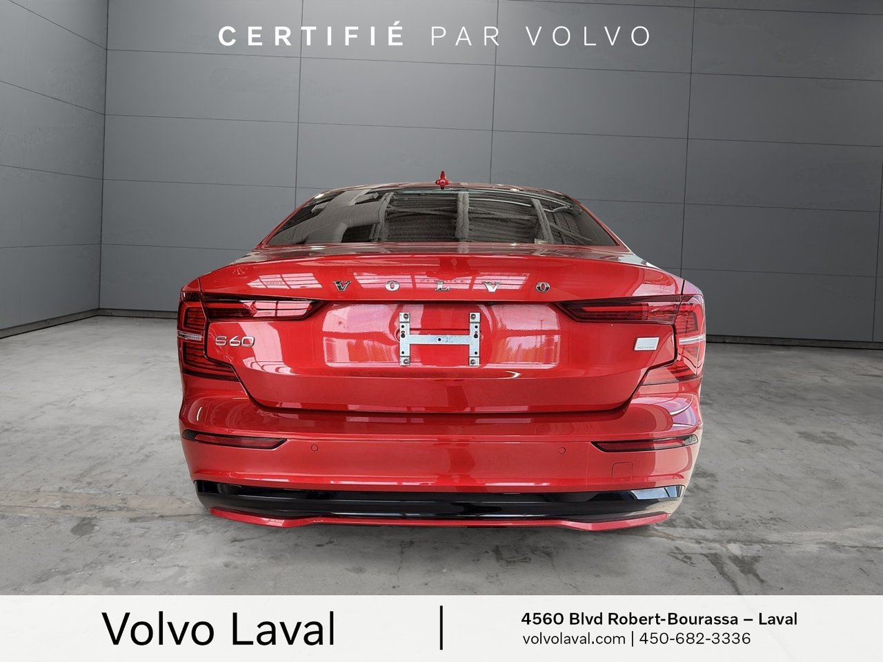 Volvo S60 Recharge Ultimate Dark Theme 2024-2