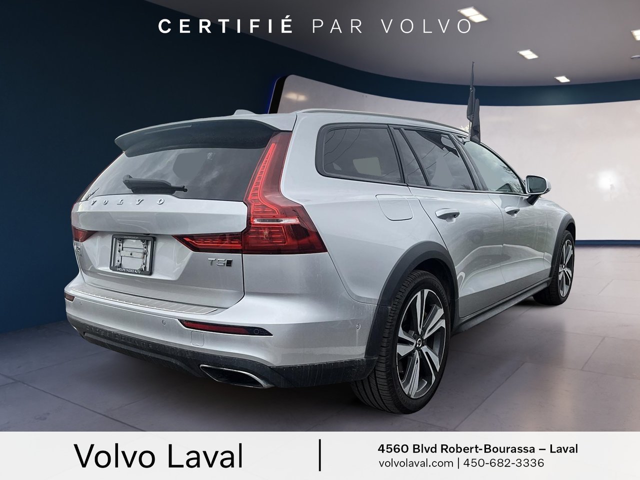 2020 Volvo V60 Cross Country BASE-3
