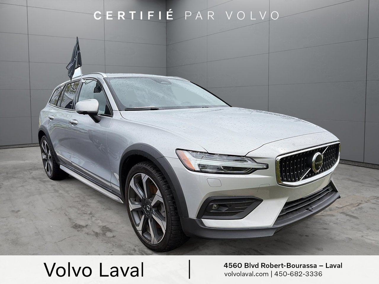 2023 Volvo V60 Cross Country Ultimate-1