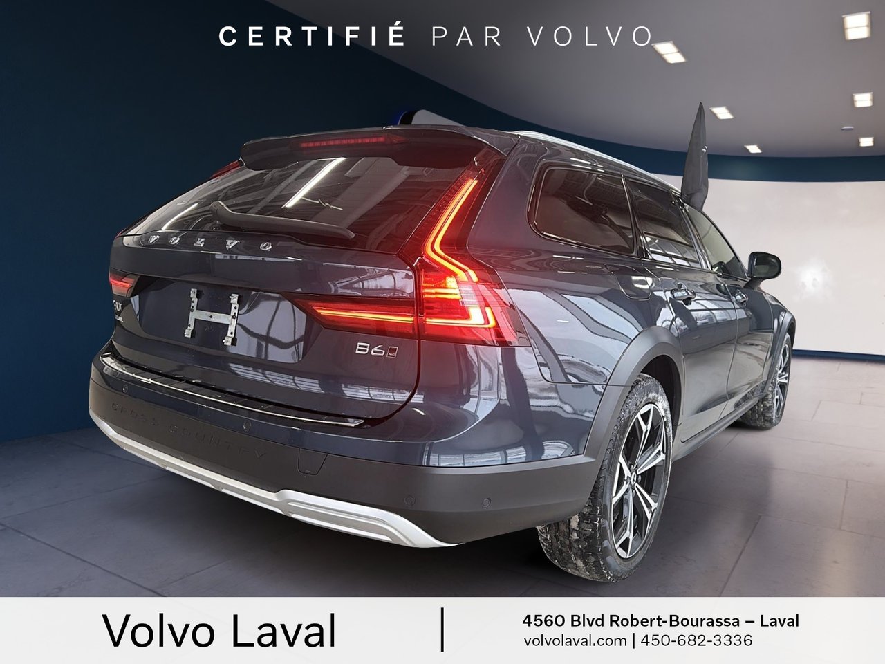 2023 Volvo V90 Cross Country Plus-3