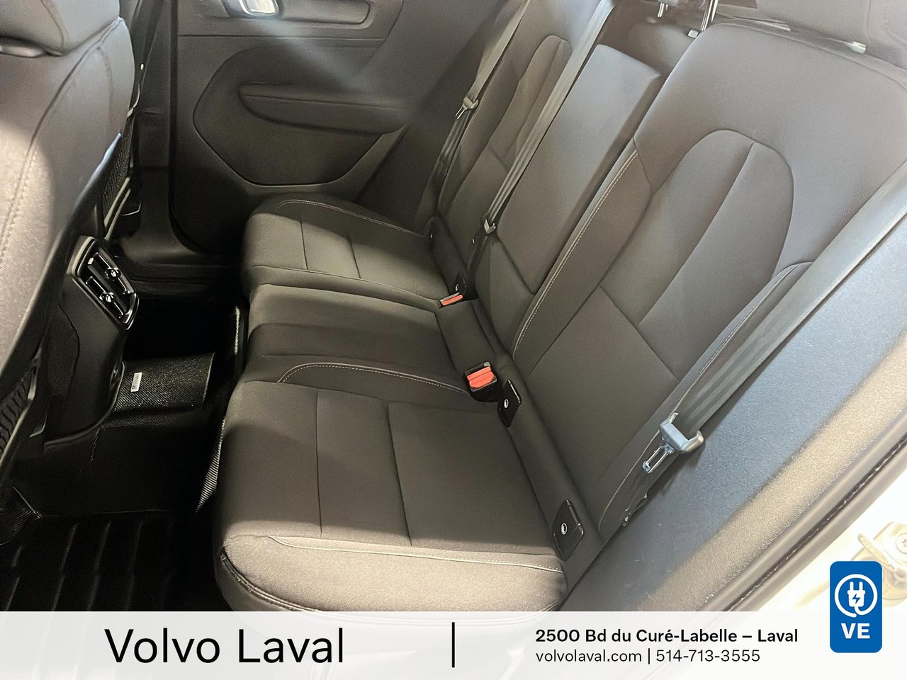 Volvo XC40 Recharge Pure Electric Core 2024-15