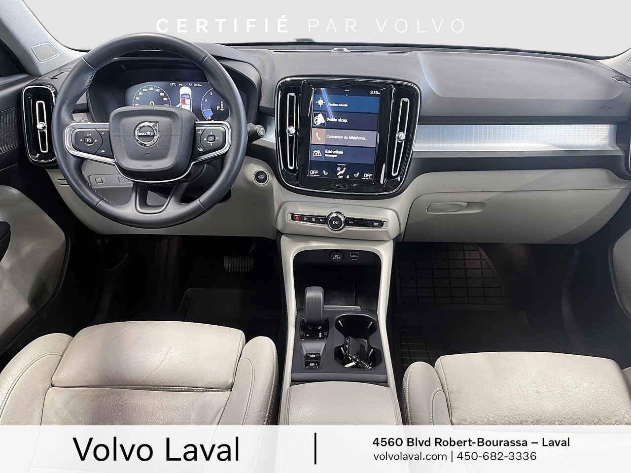 Volvo XC40 Momentum 2022-9