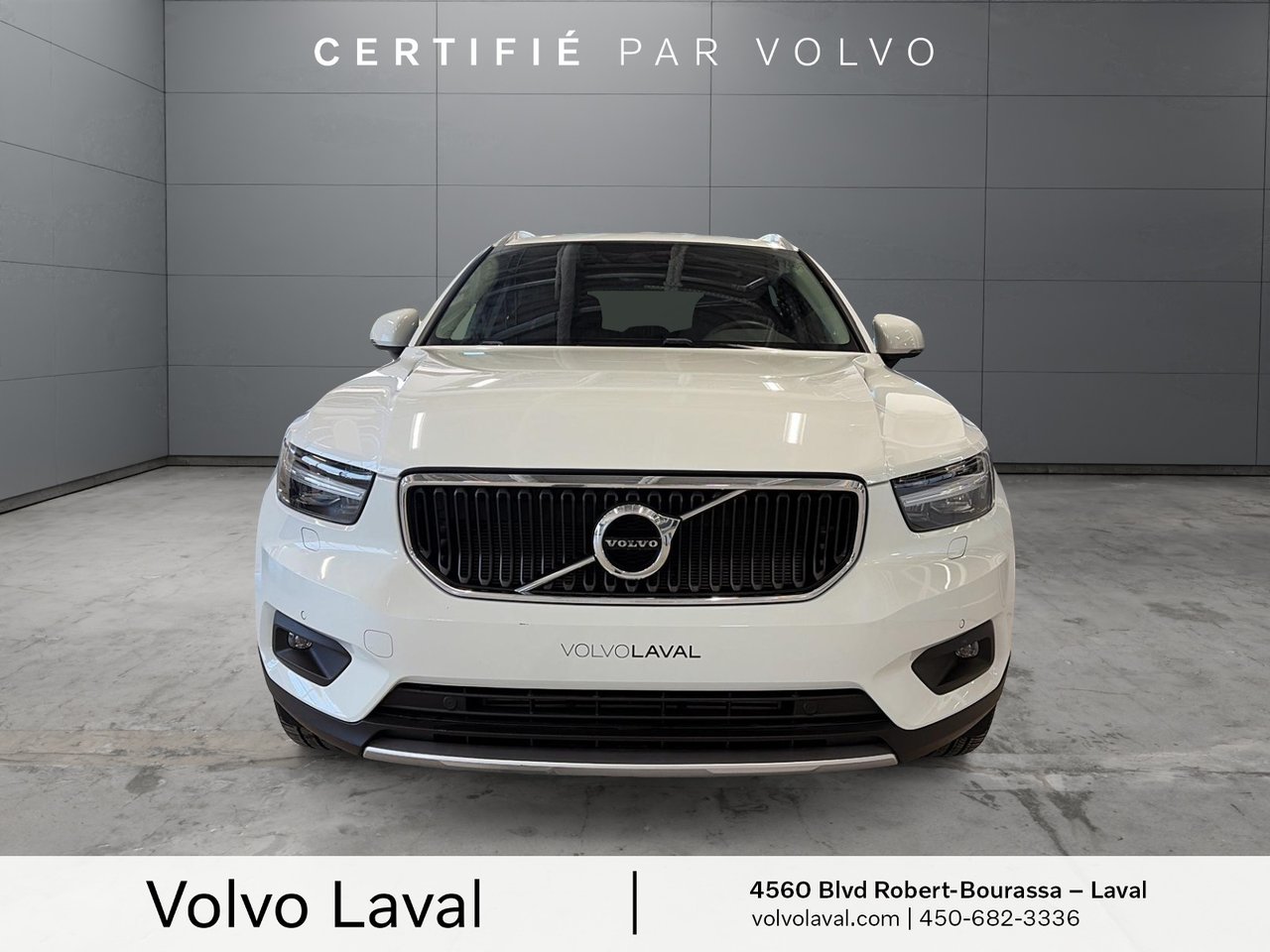 2022 Volvo XC40 Momentum-1