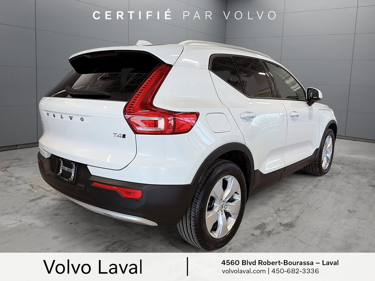 2022 Volvo XC40 Momentum-3