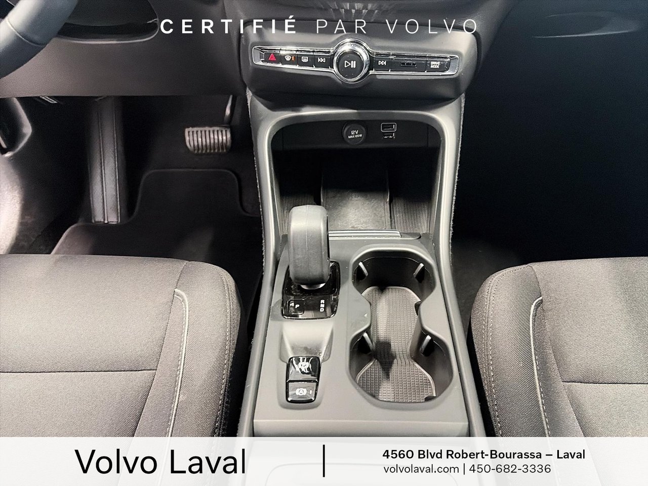 2022 Volvo XC40 Momentum-8