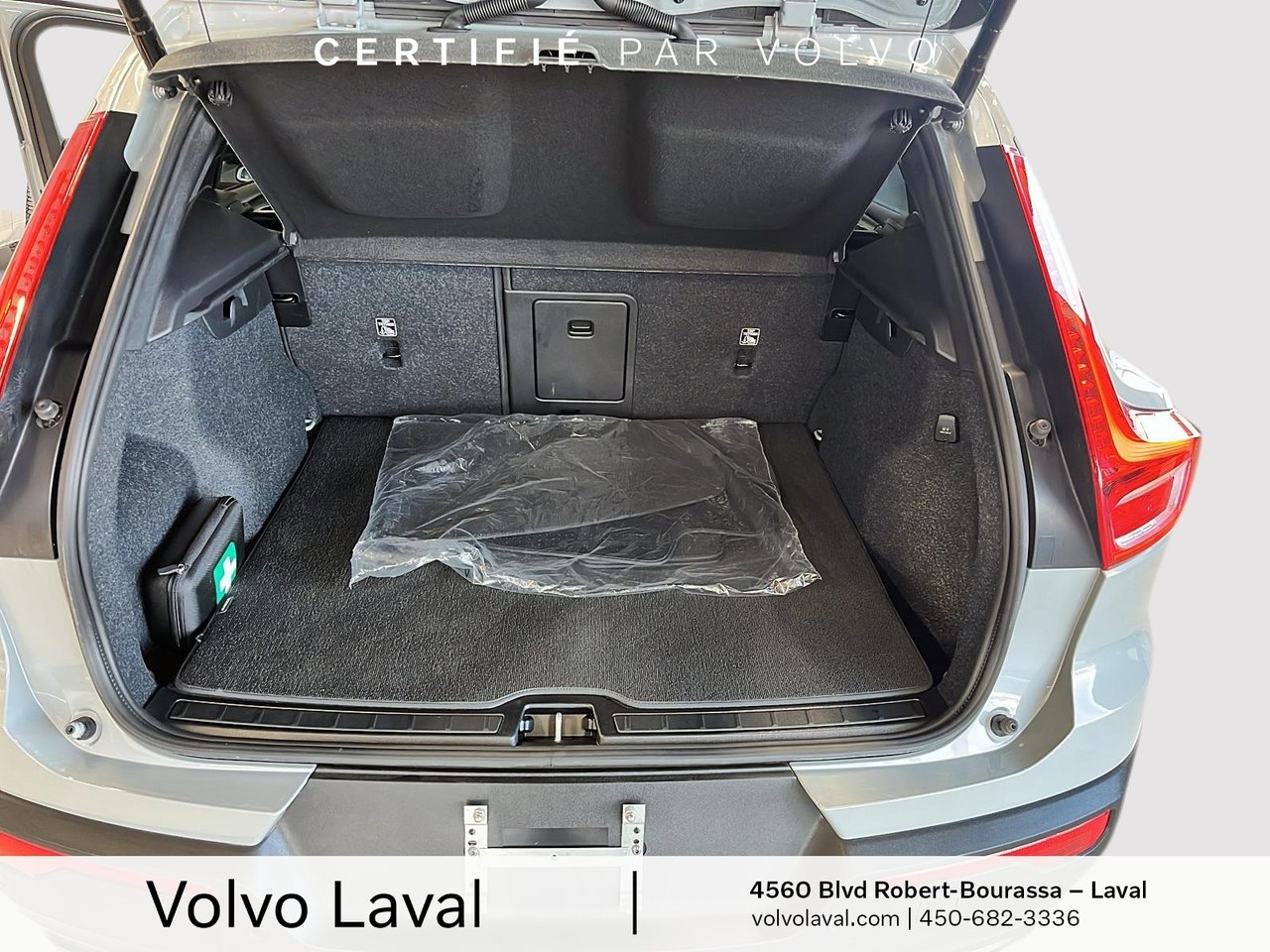 2025 Volvo XC40 Ultra Dark Theme-20